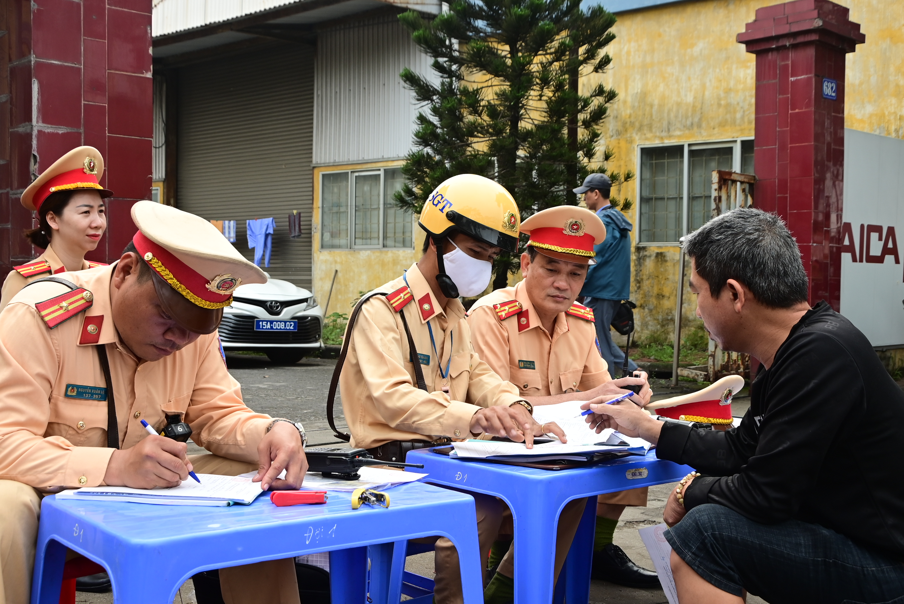 Phạt 177 người điều khiển xe mô tô vi phạm nồng độ cồn